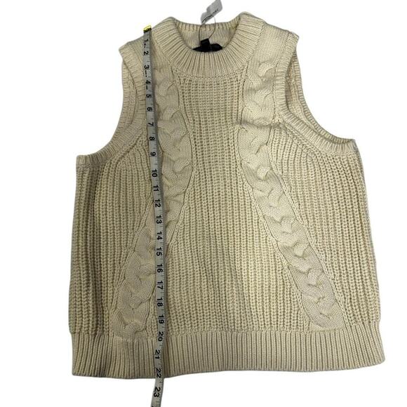 NWT Banana Republic Women's Cable Knit Sweater Vest Round Neck Sleeveless Size M - Picture 3 of 10